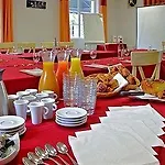 Logis De La Truffe - De La Truffe 3* Sorges