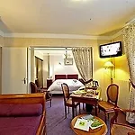 Logis De La Truffe - De La Truffe Hotell