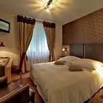 Logis De La Truffe - De La Truffe Hotell 3*