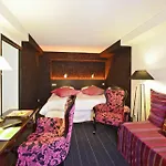 Logis De La Truffe - De La Truffe 3* Sorges