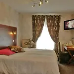 Logis De La Truffe - De La Truffe 3* Sorges