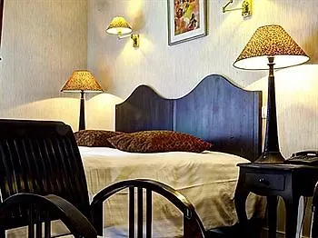 Logis De La Truffe - De La Truffe 3* Sorges