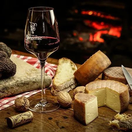 Logis De La Truffe - De La Truffe 3* Sorges